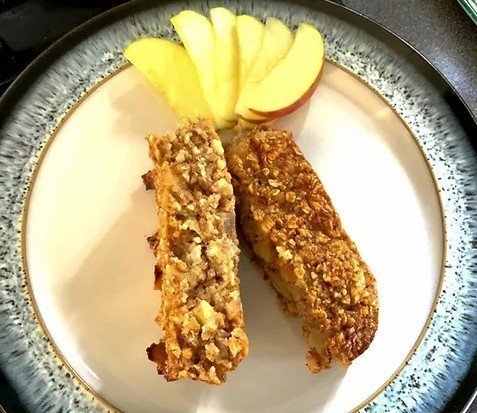 APPLE CRUMBLE CEREAL BARS